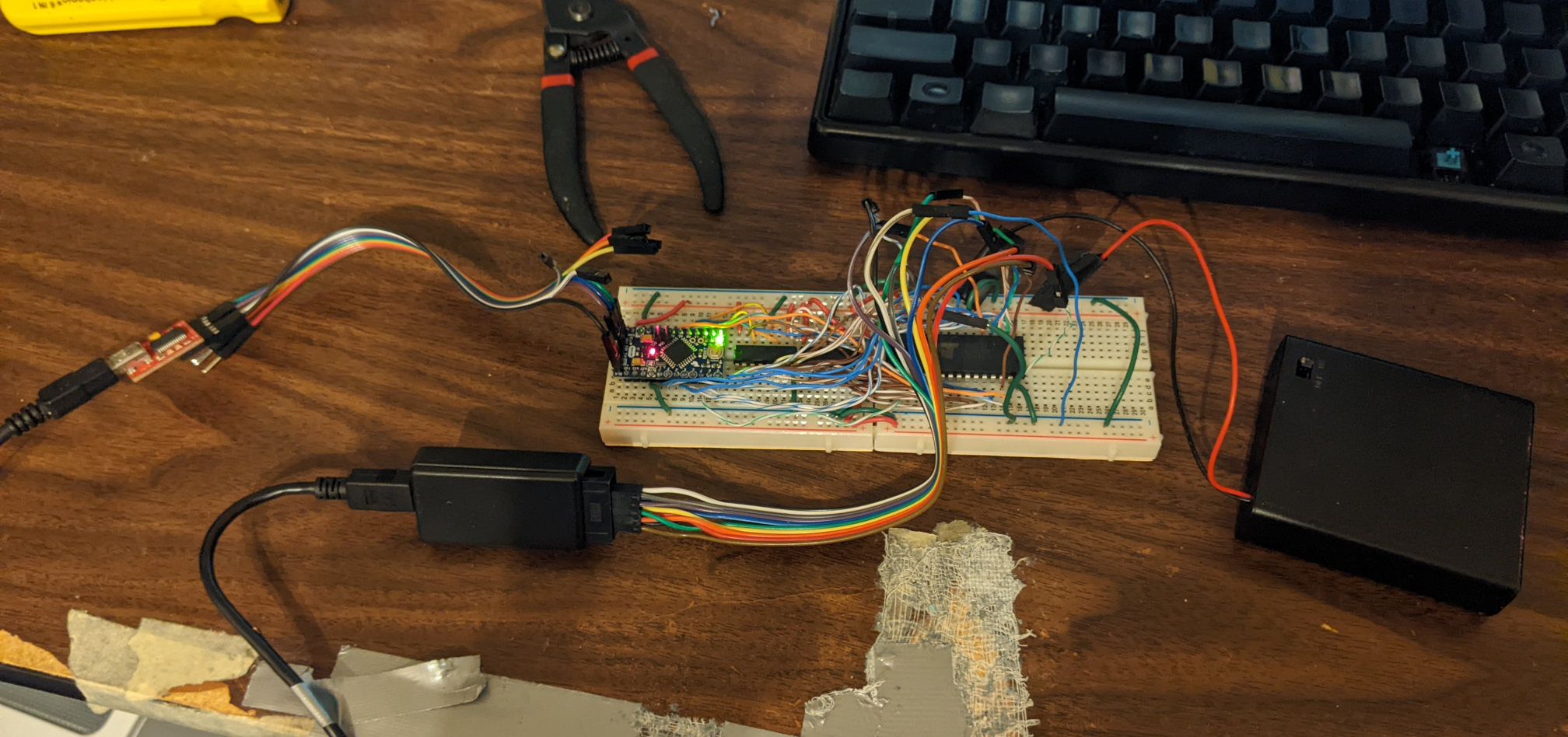 Flash programmer hooked up to logic analyzer